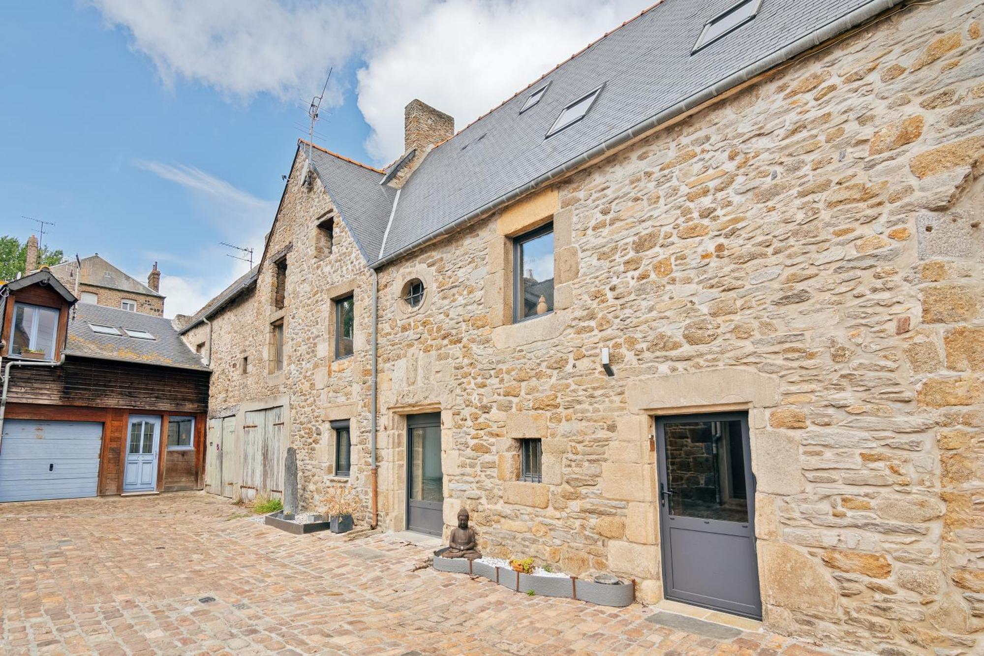 Manor Of Pont Gris * Saint-Malo